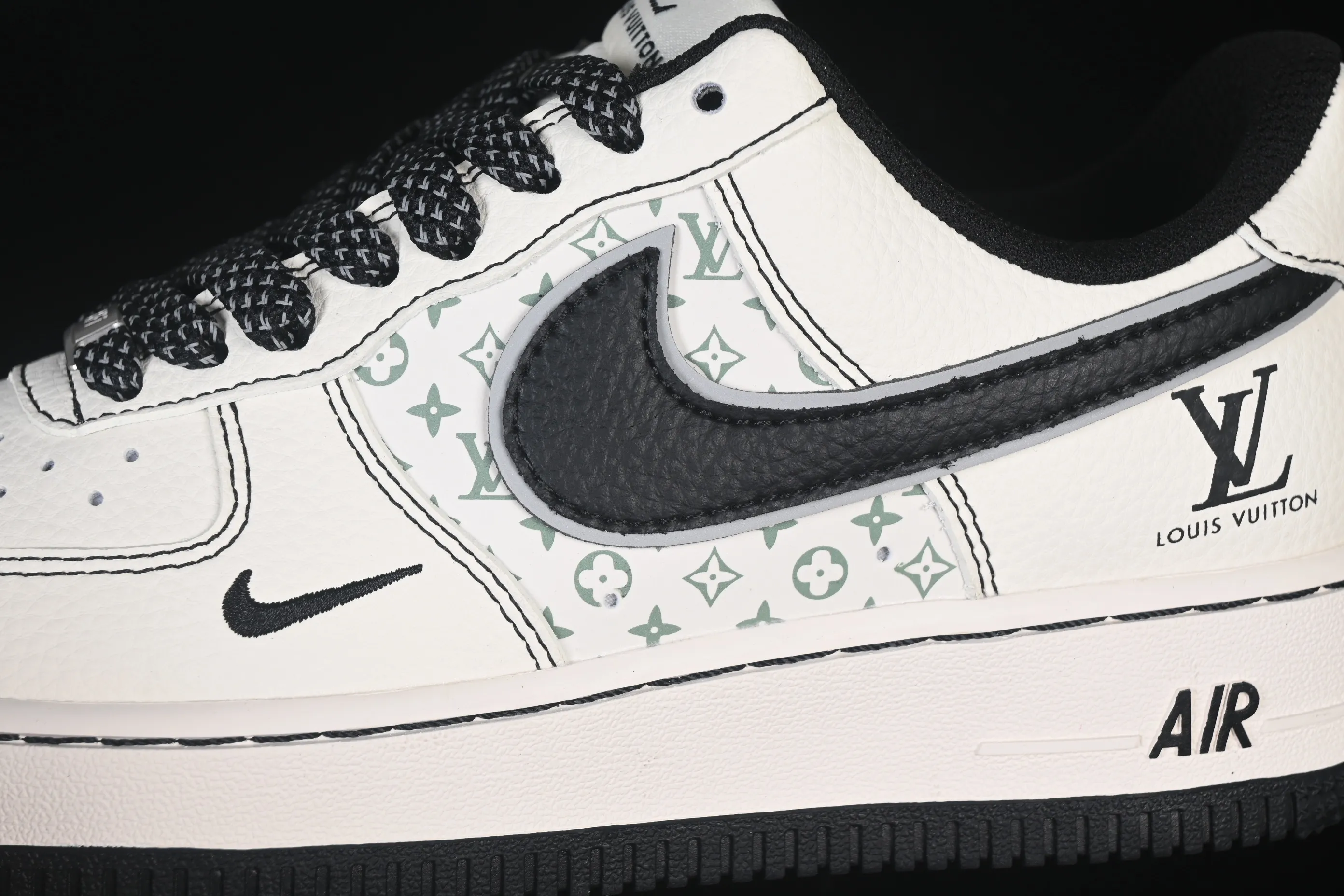 All Categories Nk Air Force 1 Air Force Series Nk Air Force 1 Low Air Force Low Nike Air Force 1'07 Low LV Co-branded Printed Beige and Black Hook Air Force One Low-top Casual Shoes HH7518-080